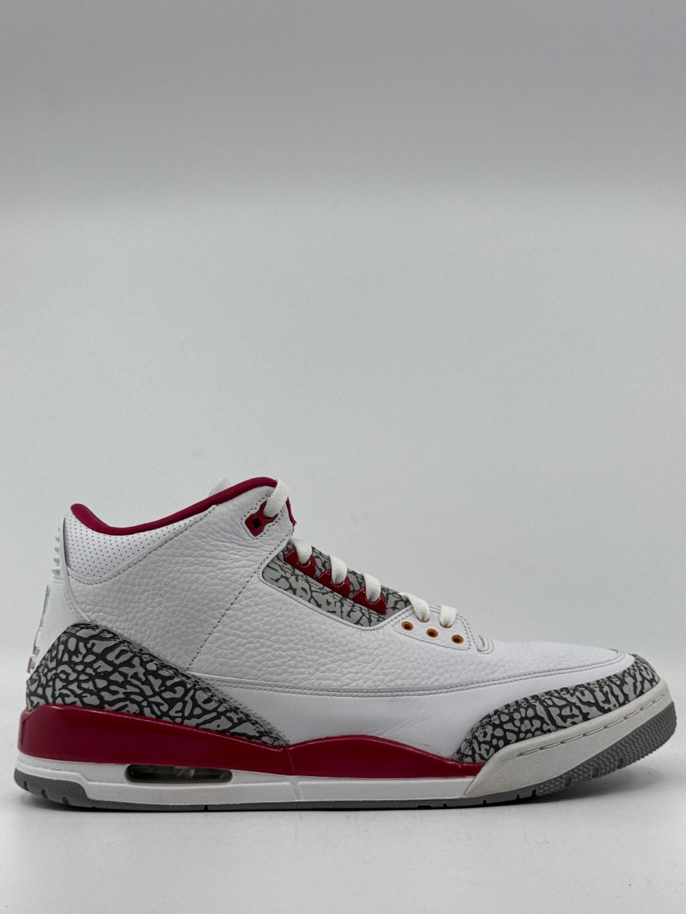 *USED/NO BOX* AJ 3 - CARDINAL RED