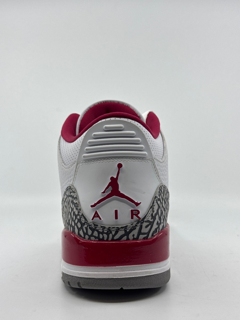 *USED/NO BOX* AJ 3 - CARDINAL RED