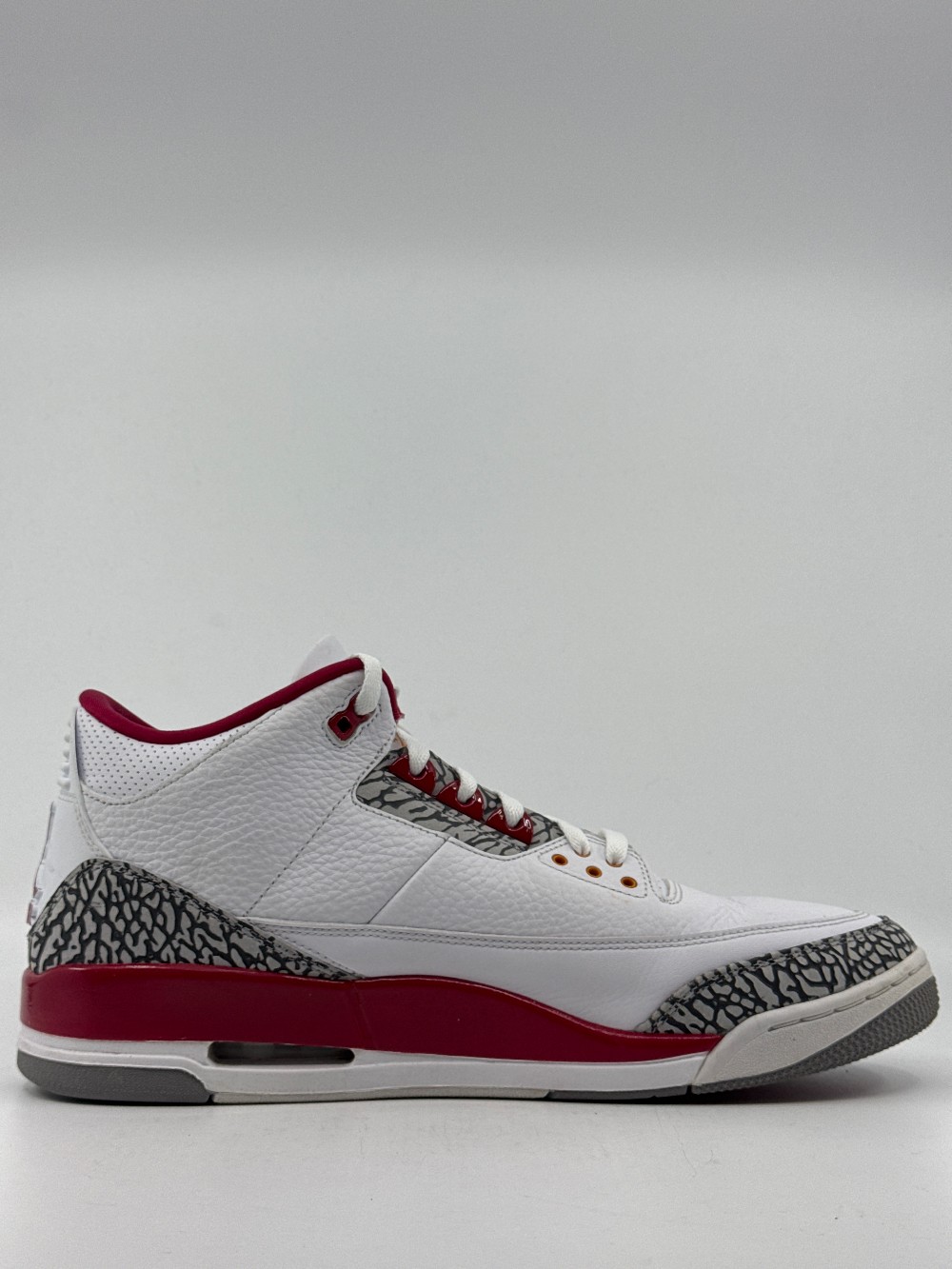 *USED/NO BOX* AJ 3 - CARDINAL RED