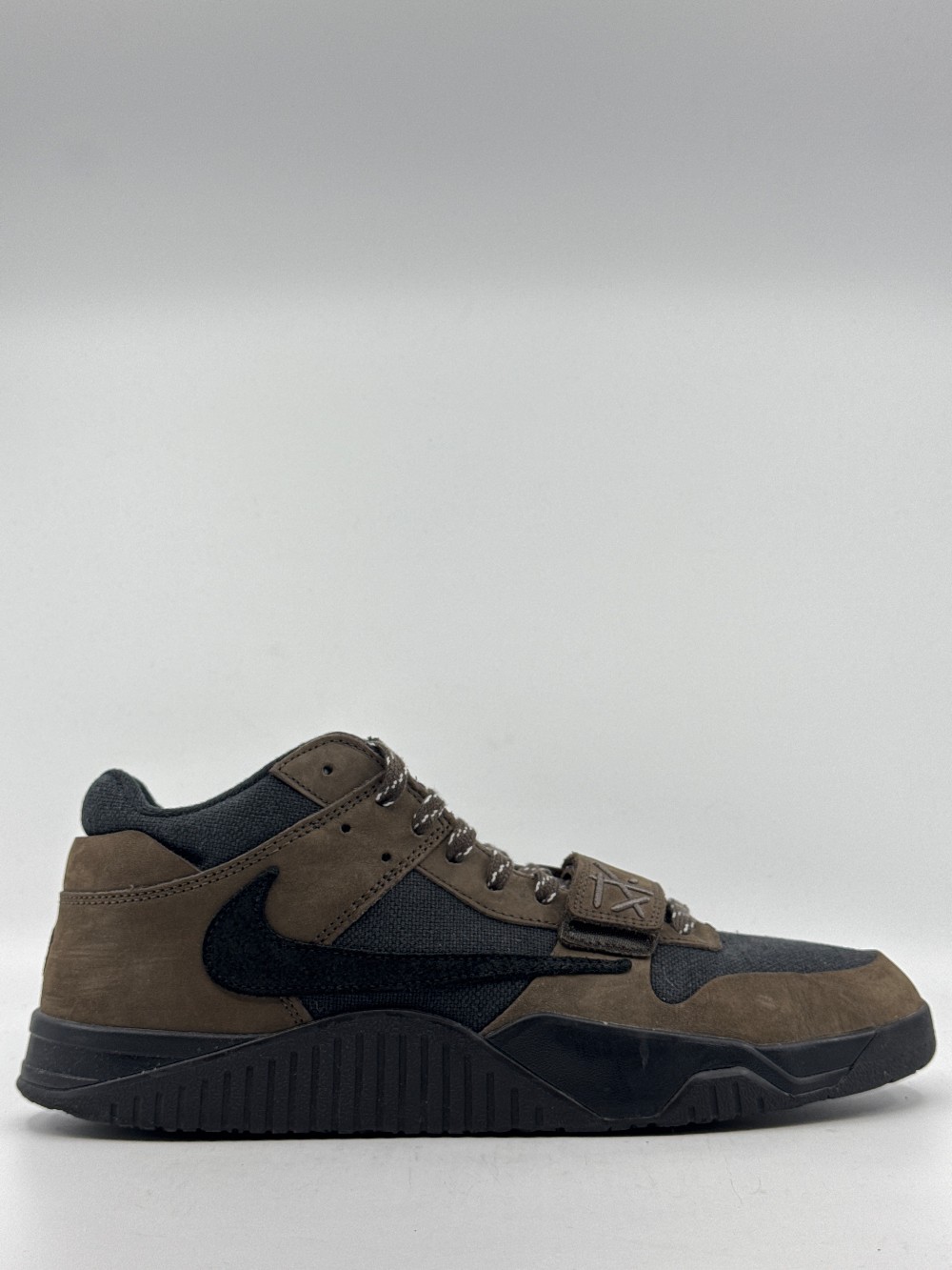 *USED/NO BOX* JORDAN X TRAVIS SCOTT JUMPMAN JACK - DARK MOCHA