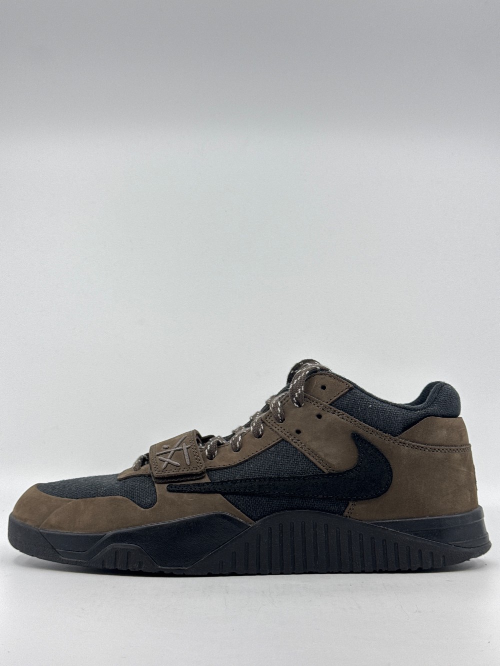 *USED/NO BOX* JORDAN X TRAVIS SCOTT JUMPMAN JACK - DARK MOCHA