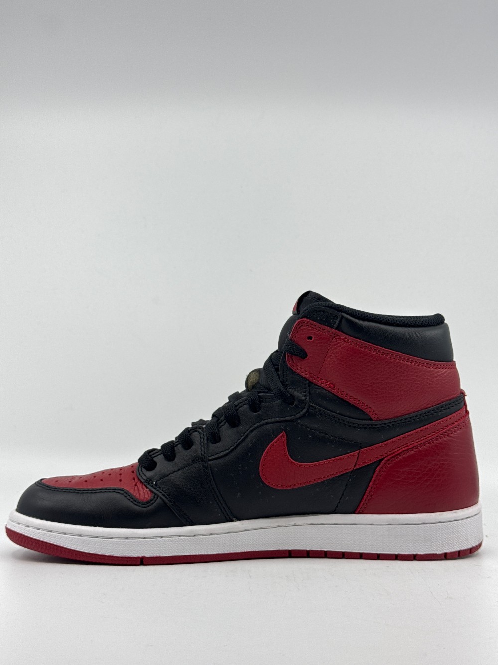 *USED* AJ 1 - BRED BANNED (2016)
