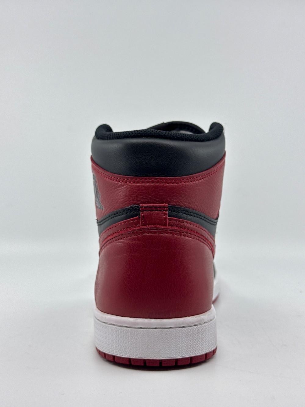 *USED* AJ 1 - BRED BANNED (2016)