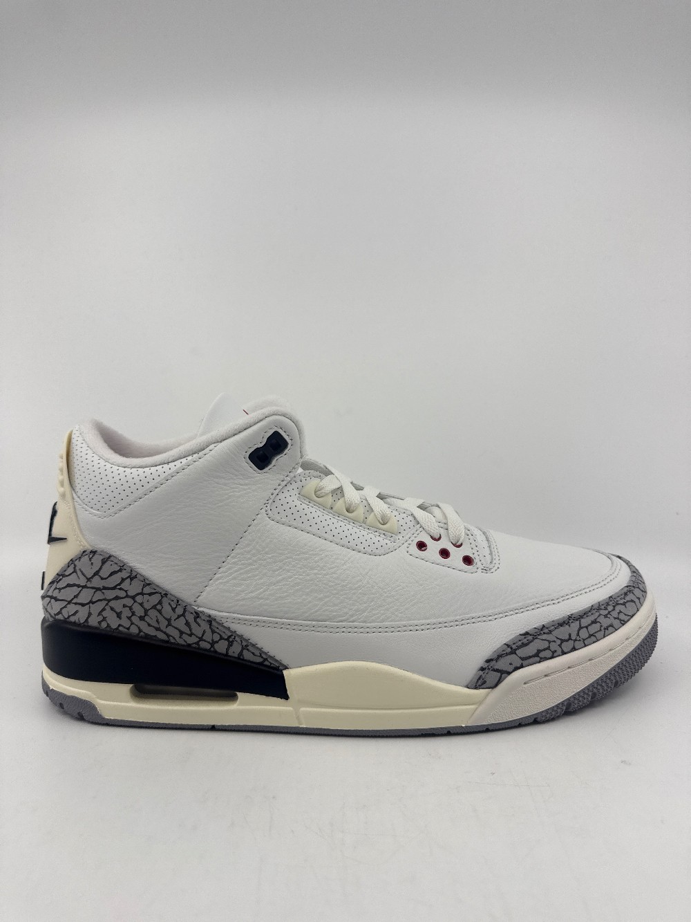 AJ 3 - WHITE CEMENT REIMAGINED