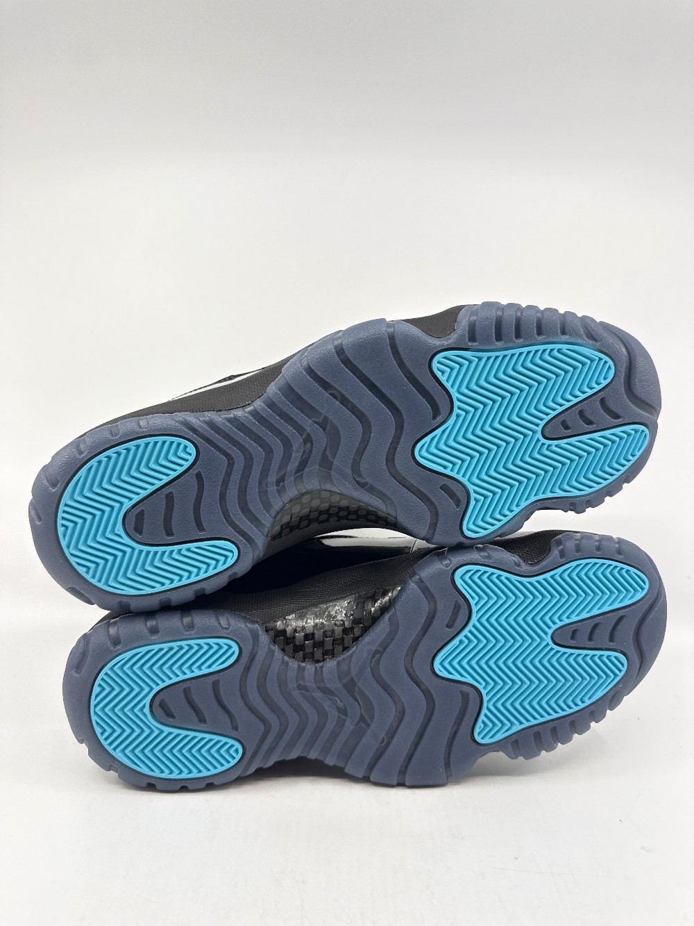 AJ 11 - GAMMA BLUE (2025)
