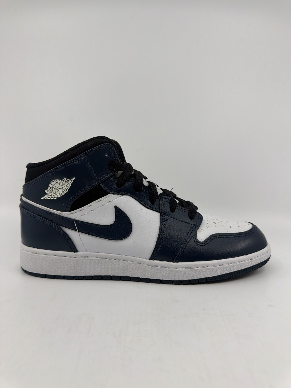 *USED/REP BOX* AJ 1 MID (GS) - ARMORY NAVY