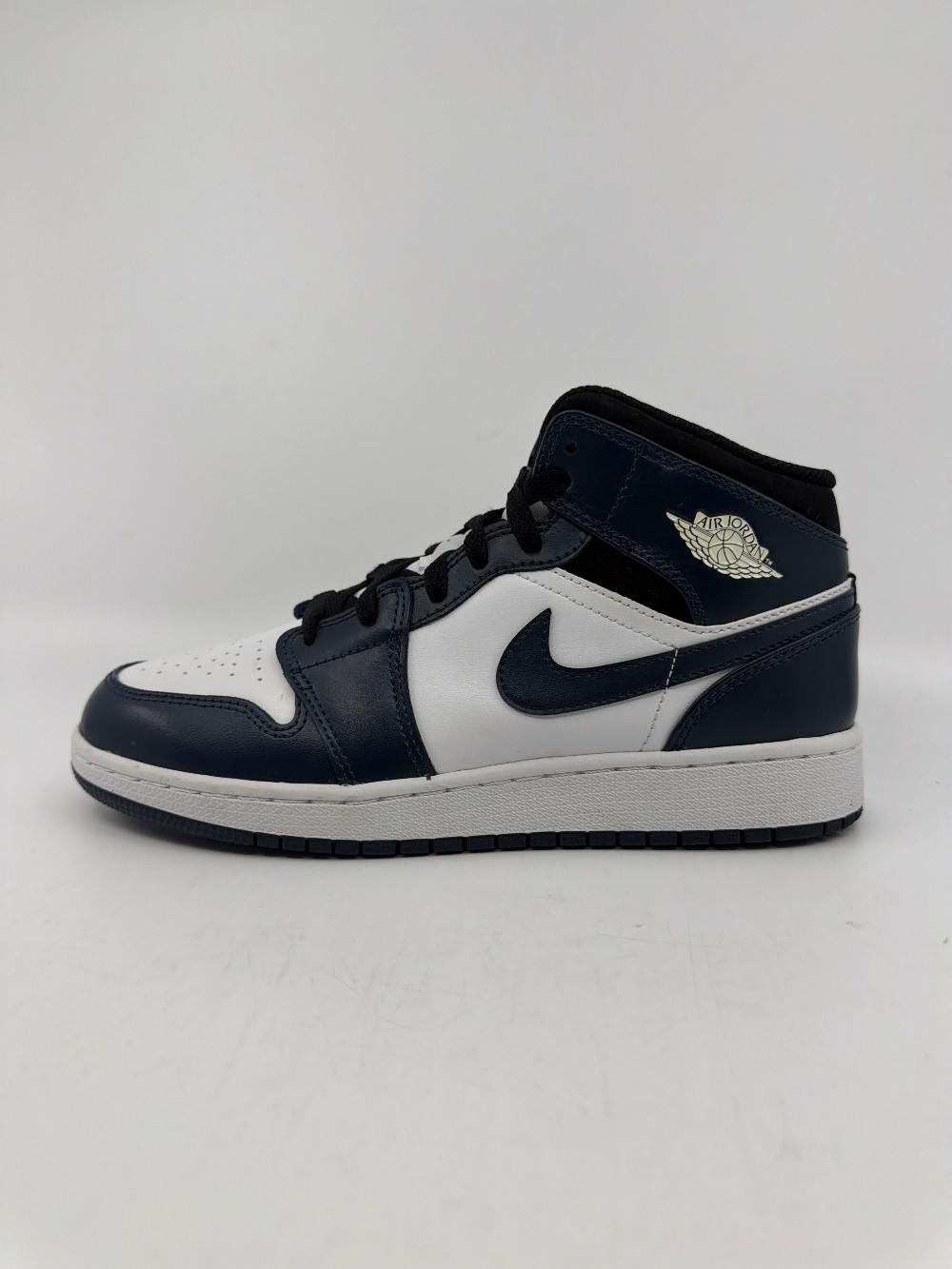 *USED/REP BOX* AJ 1 MID (GS) - ARMORY NAVY
