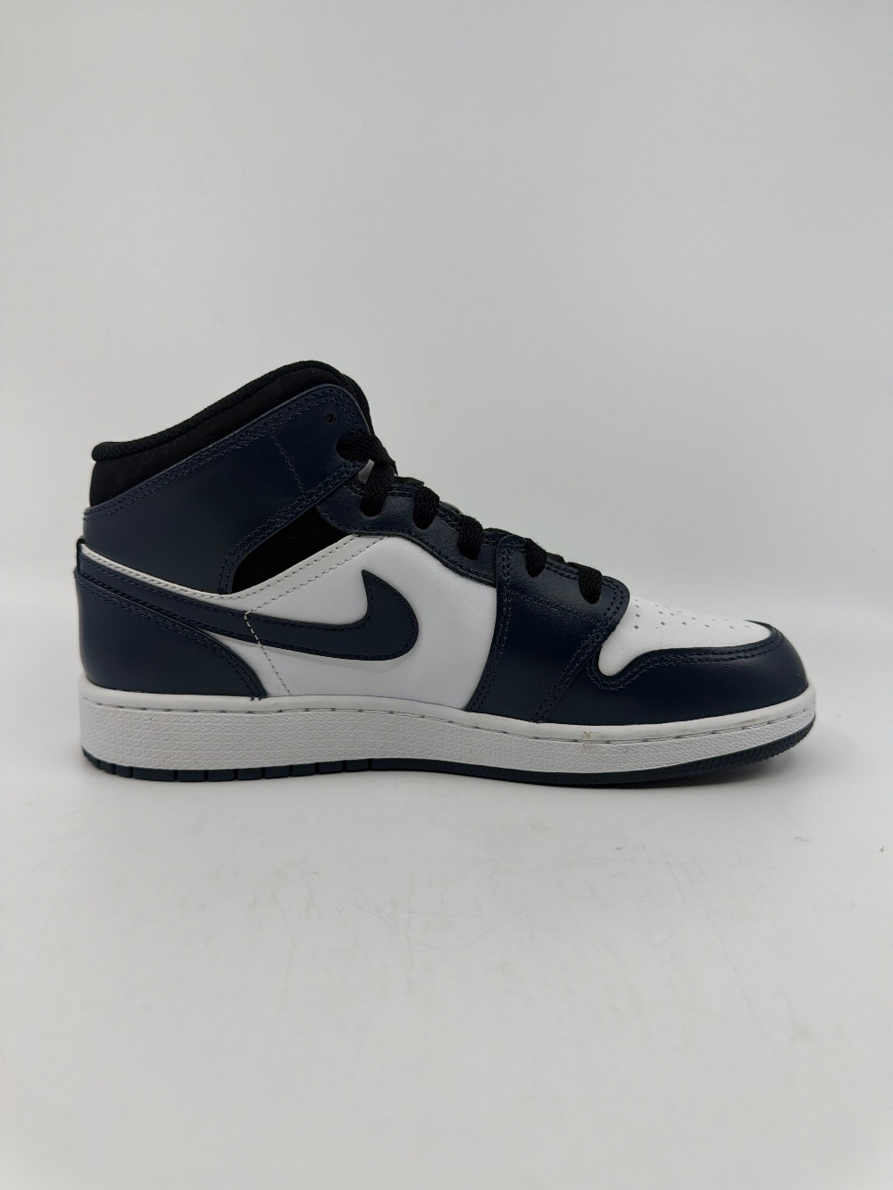*USED/REP BOX* AJ 1 MID (GS) - ARMORY NAVY