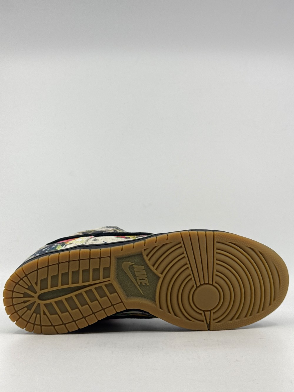 NIKE SB DUNK LOW X SUPREME - RAMMELLZEE