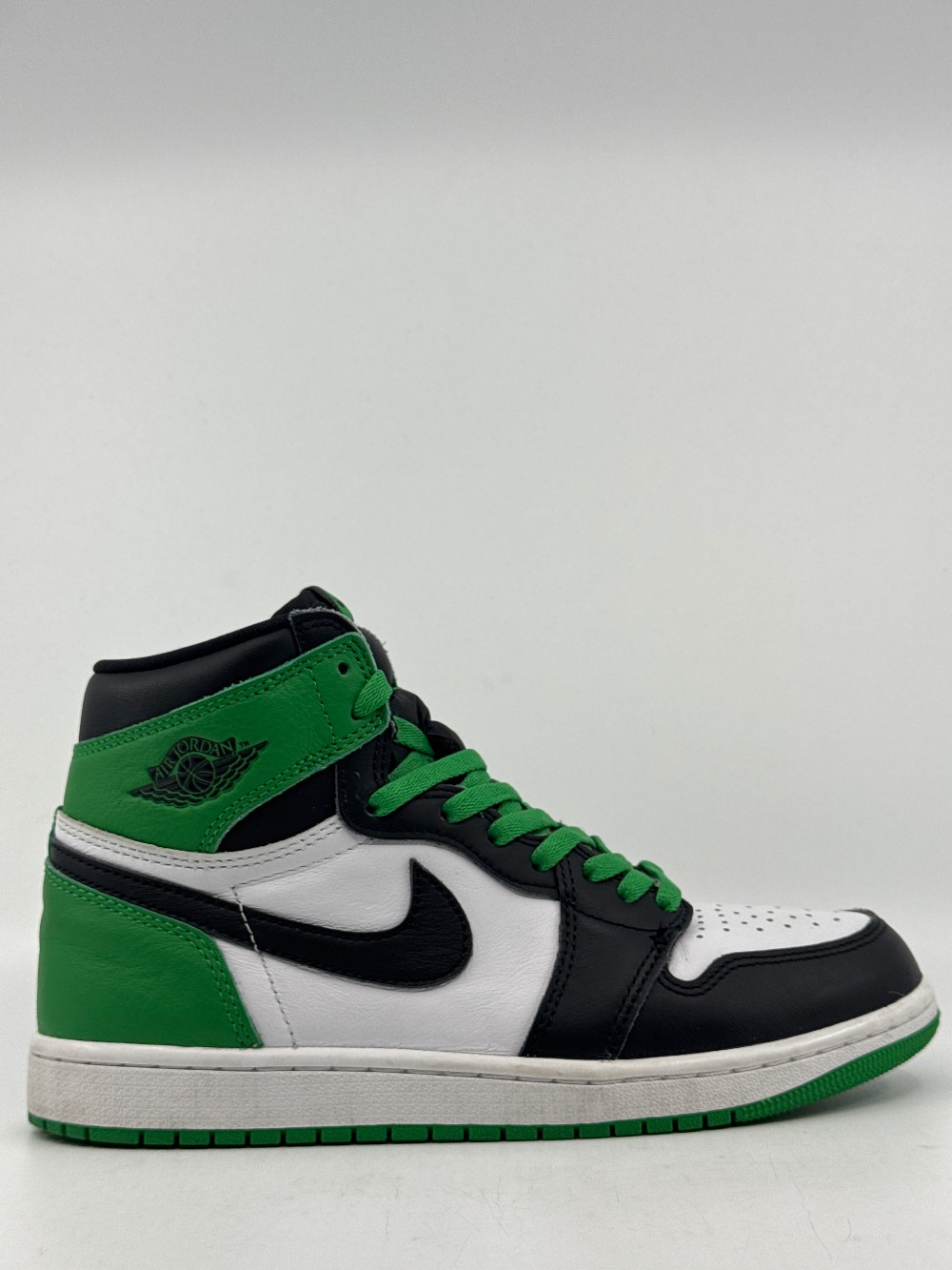 *USED* AJ 1 - LUCKY GREEN