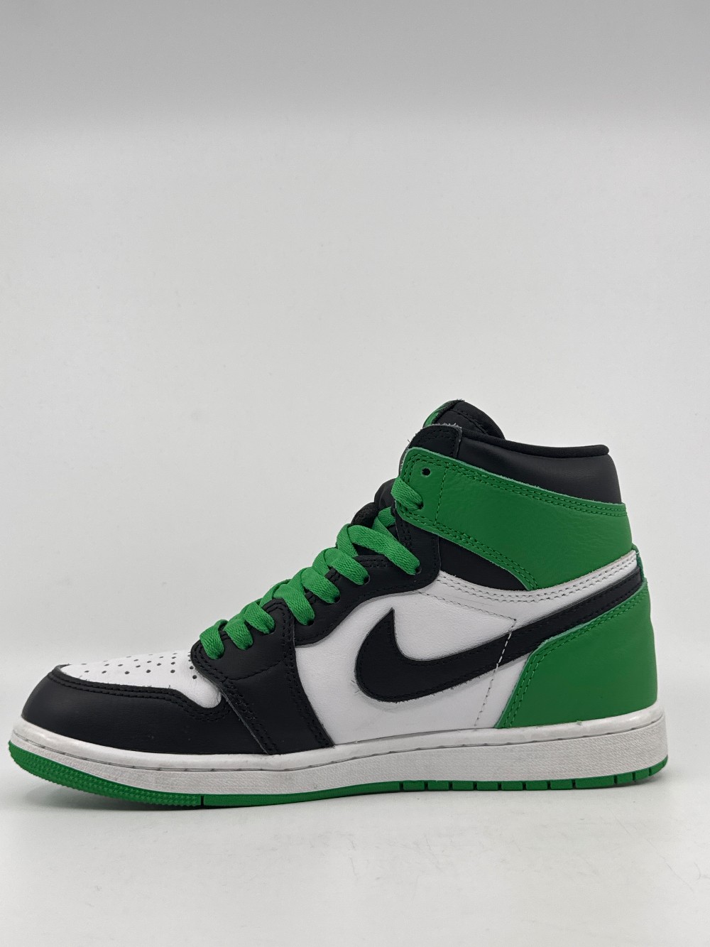 *USED* AJ 1 - LUCKY GREEN