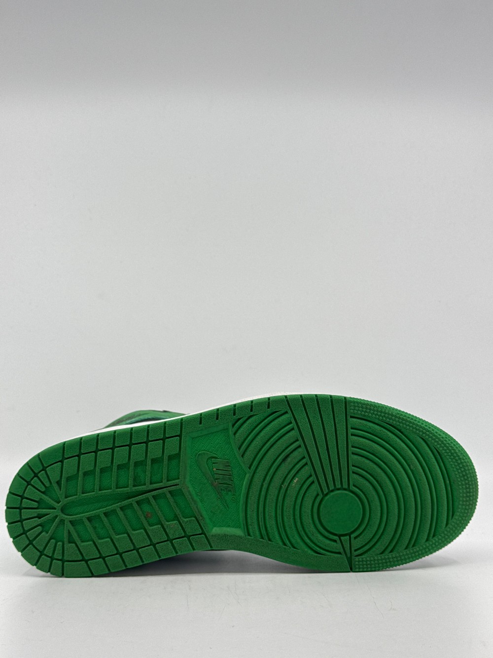 *USED* AJ 1 - LUCKY GREEN