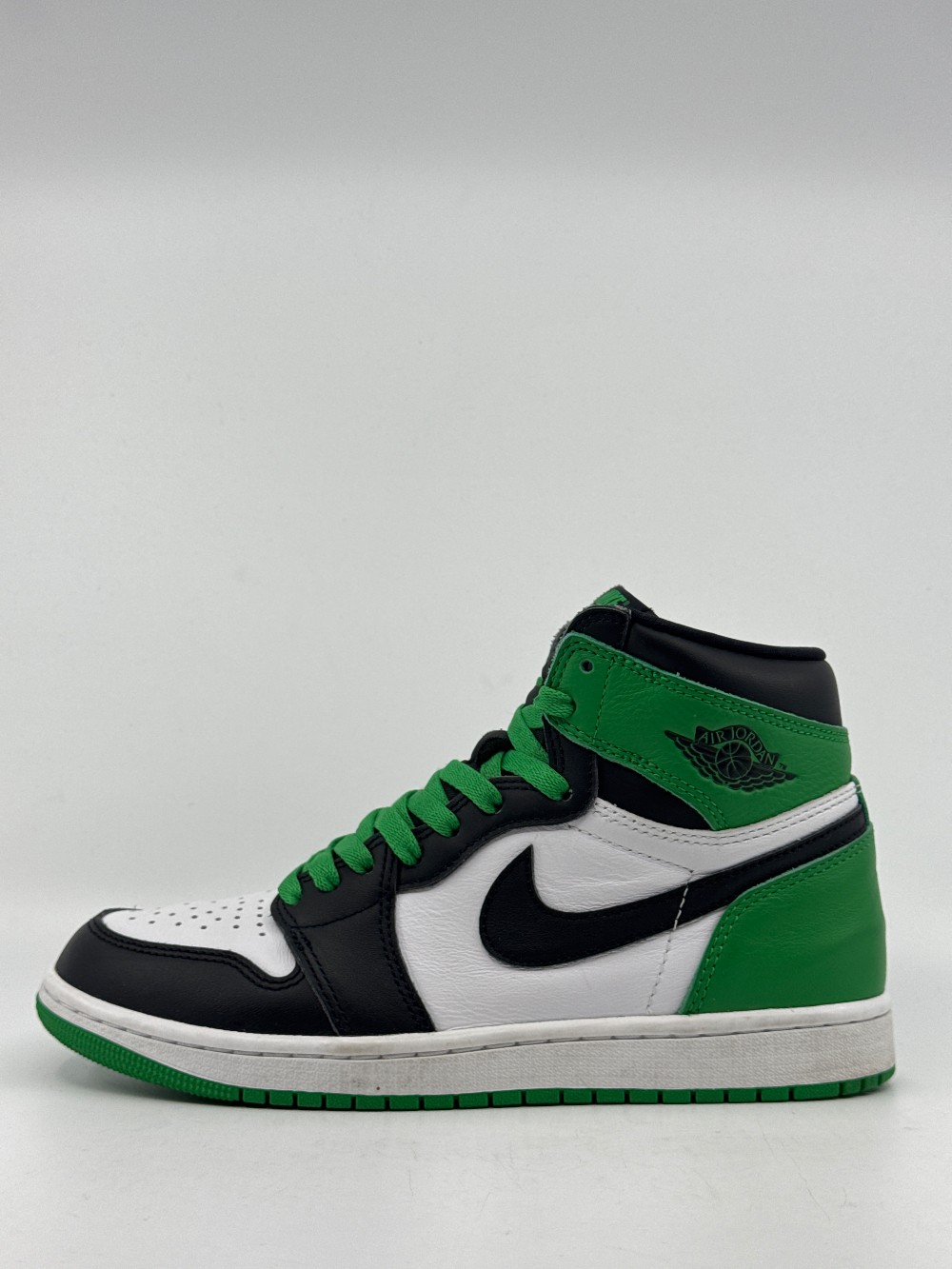 *USED* AJ 1 - LUCKY GREEN
