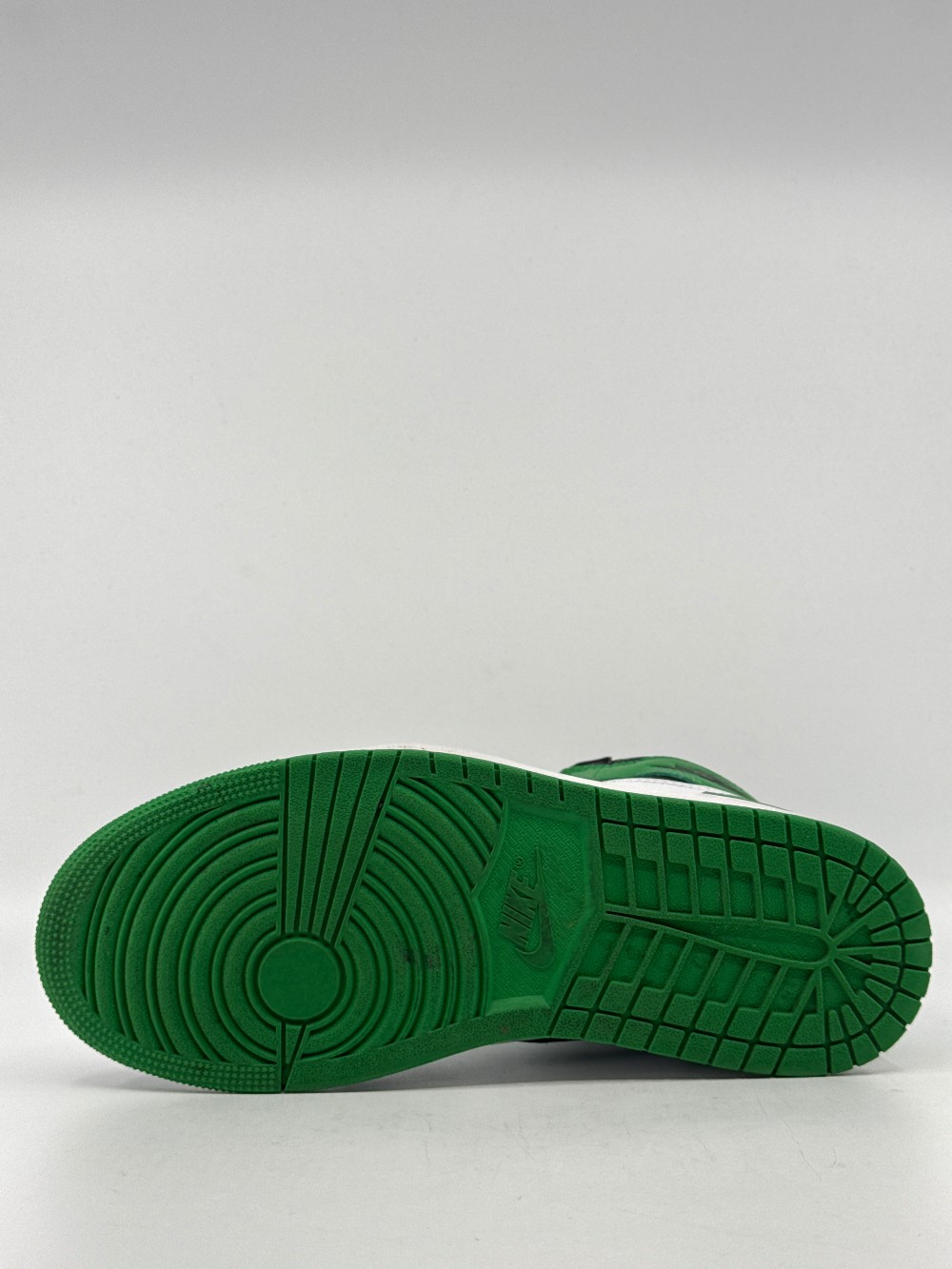 *USED* AJ 1 - LUCKY GREEN