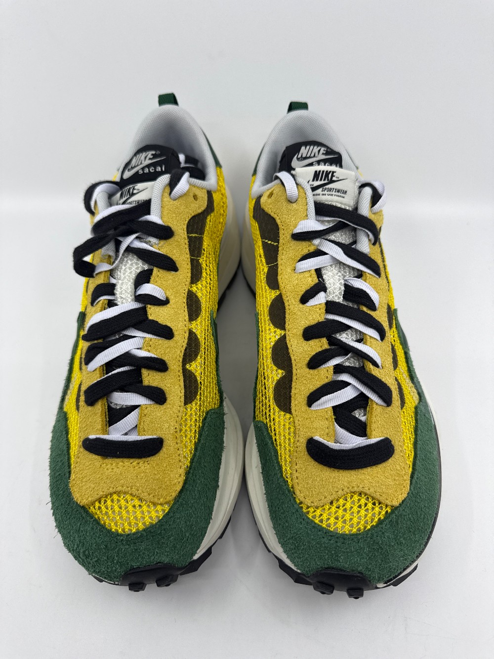 *VNDS* NIKE VAPORWAFFLE X SACAI - TOUR YELLOW STADIUM GREEN