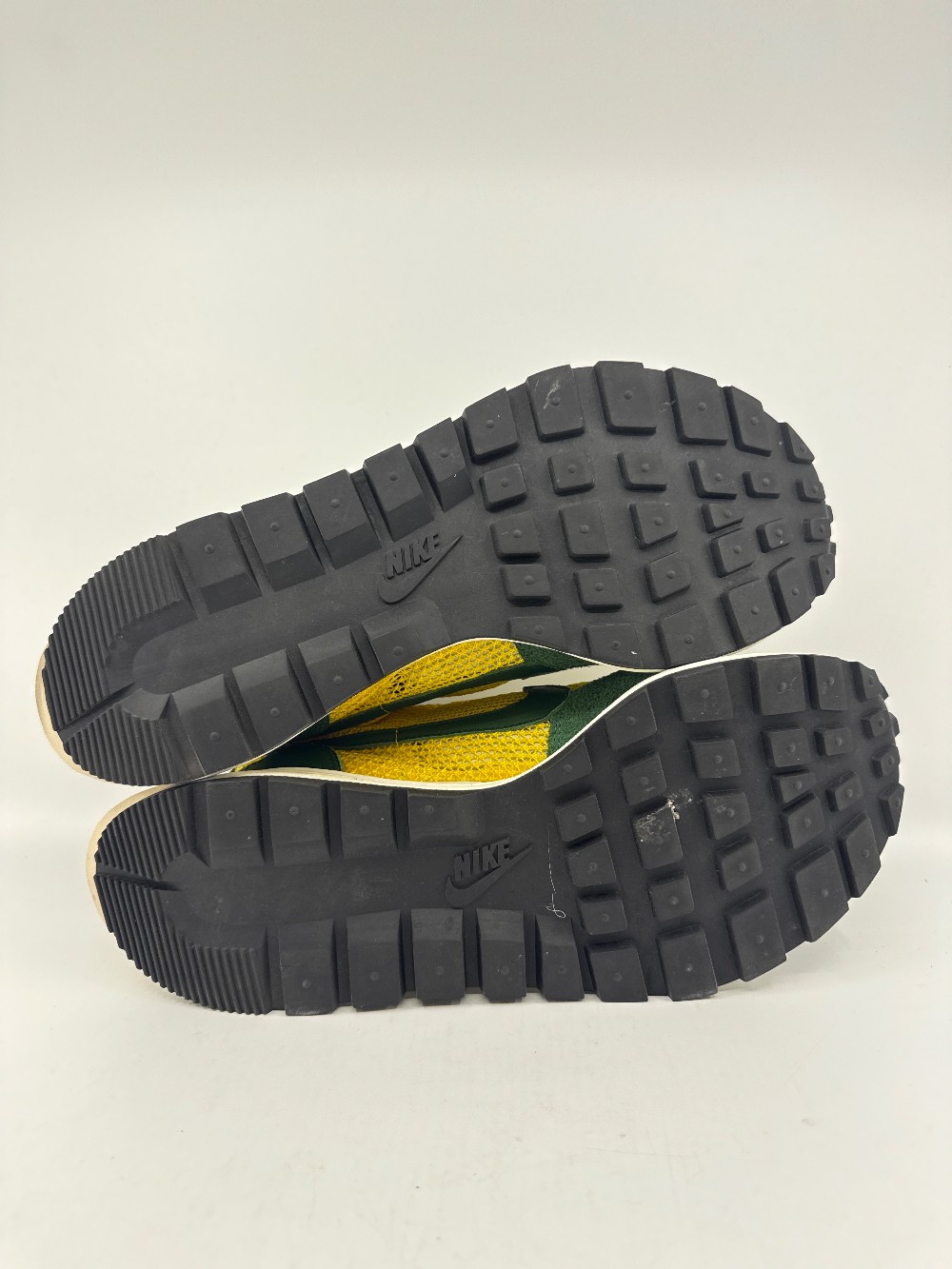 *VNDS* NIKE VAPORWAFFLE X SACAI - TOUR YELLOW STADIUM GREEN