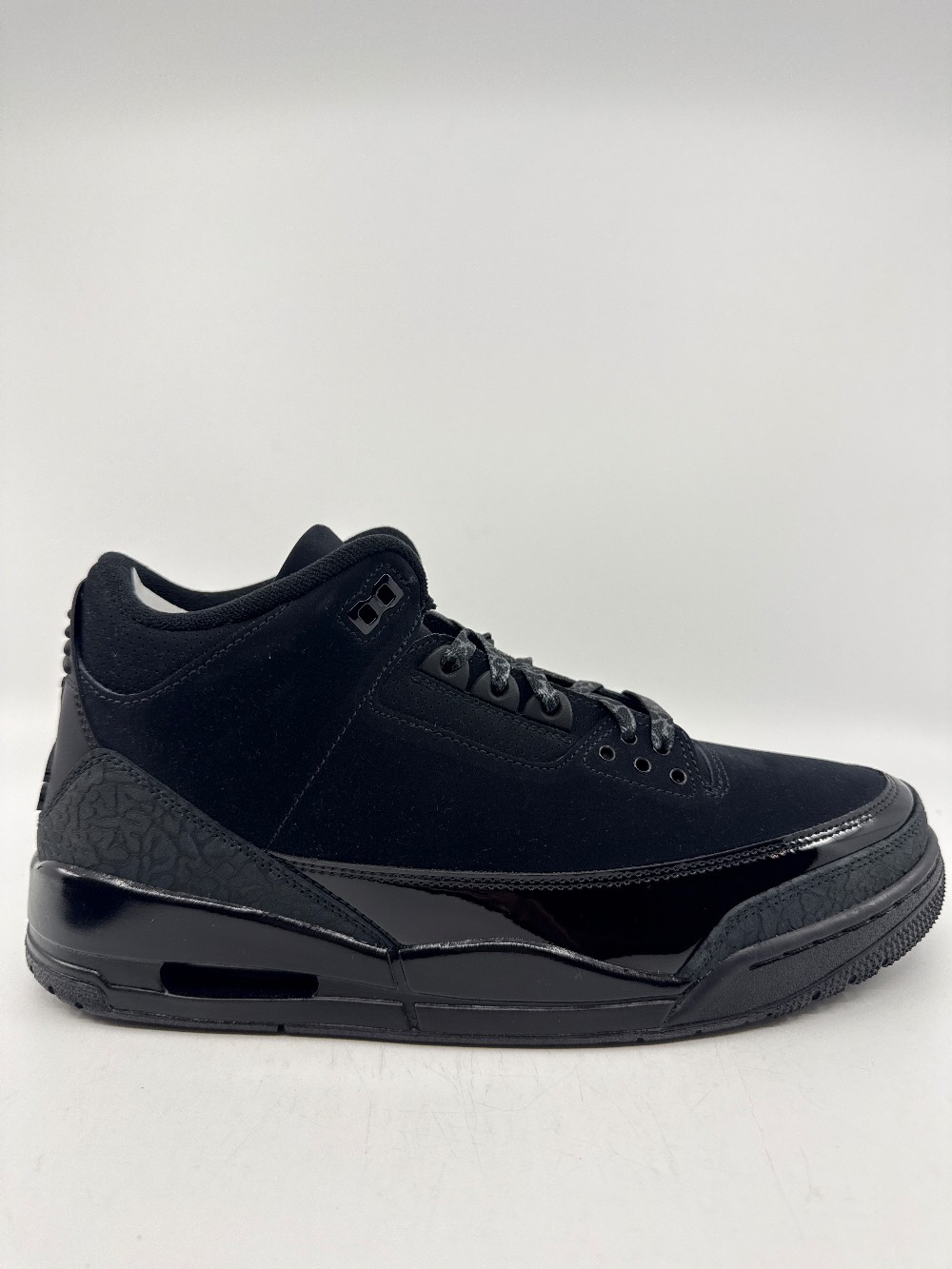 AJ 3 - BLACK CAT (2025)