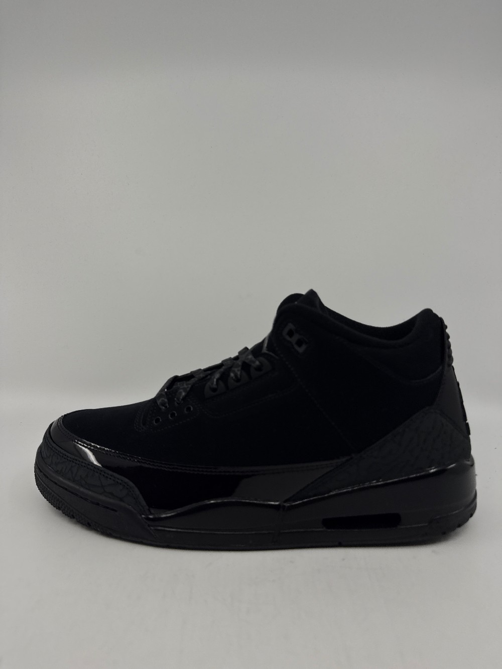 AJ 3 - BLACK CAT (2025)