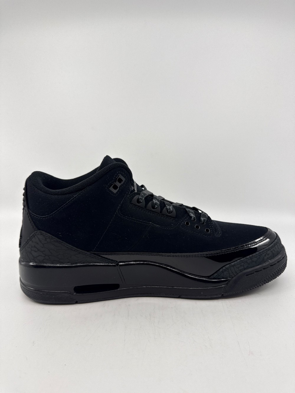 AJ 3 - BLACK CAT (2025)