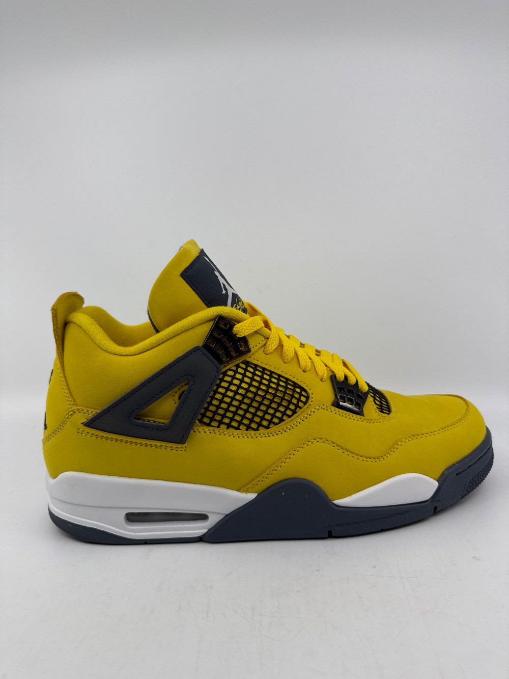 *VNDS* AJ 4 - LIGHTNING (2021)