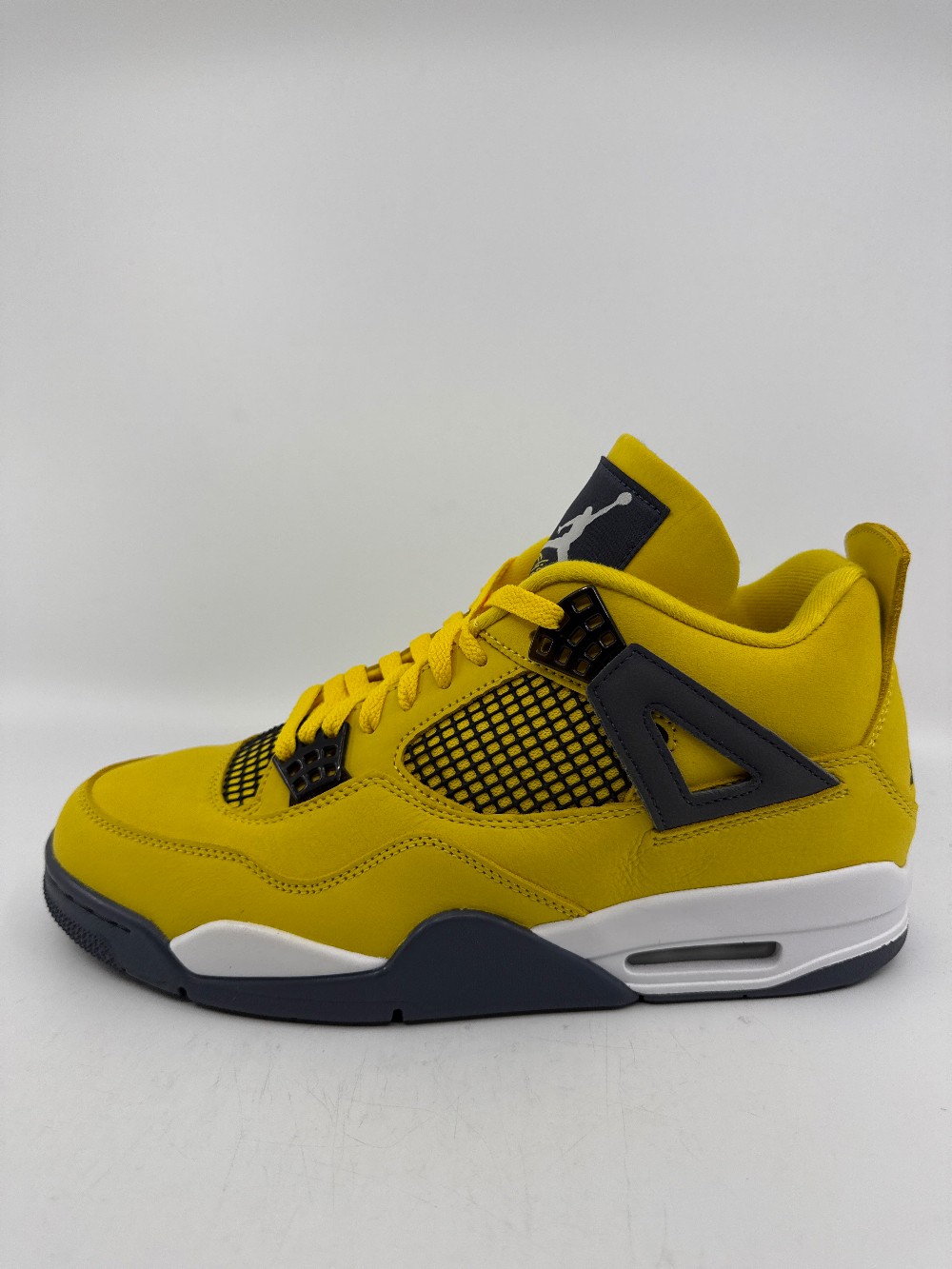 *VNDS* AJ 4 - LIGHTNING (2021)
