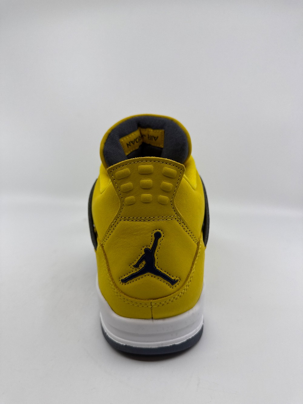 *VNDS* AJ 4 - LIGHTNING (2021)