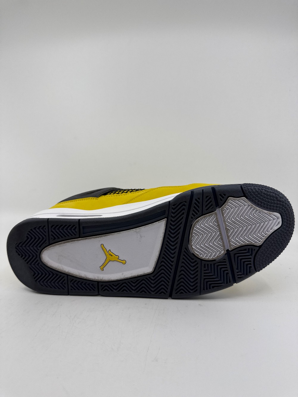 *VNDS* AJ 4 - LIGHTNING (2021)