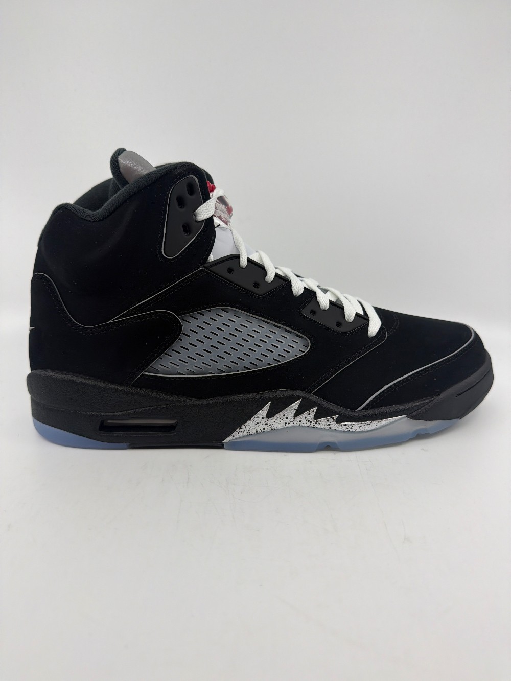 AJ 5 - BLACK METALLIC REIMAGINED