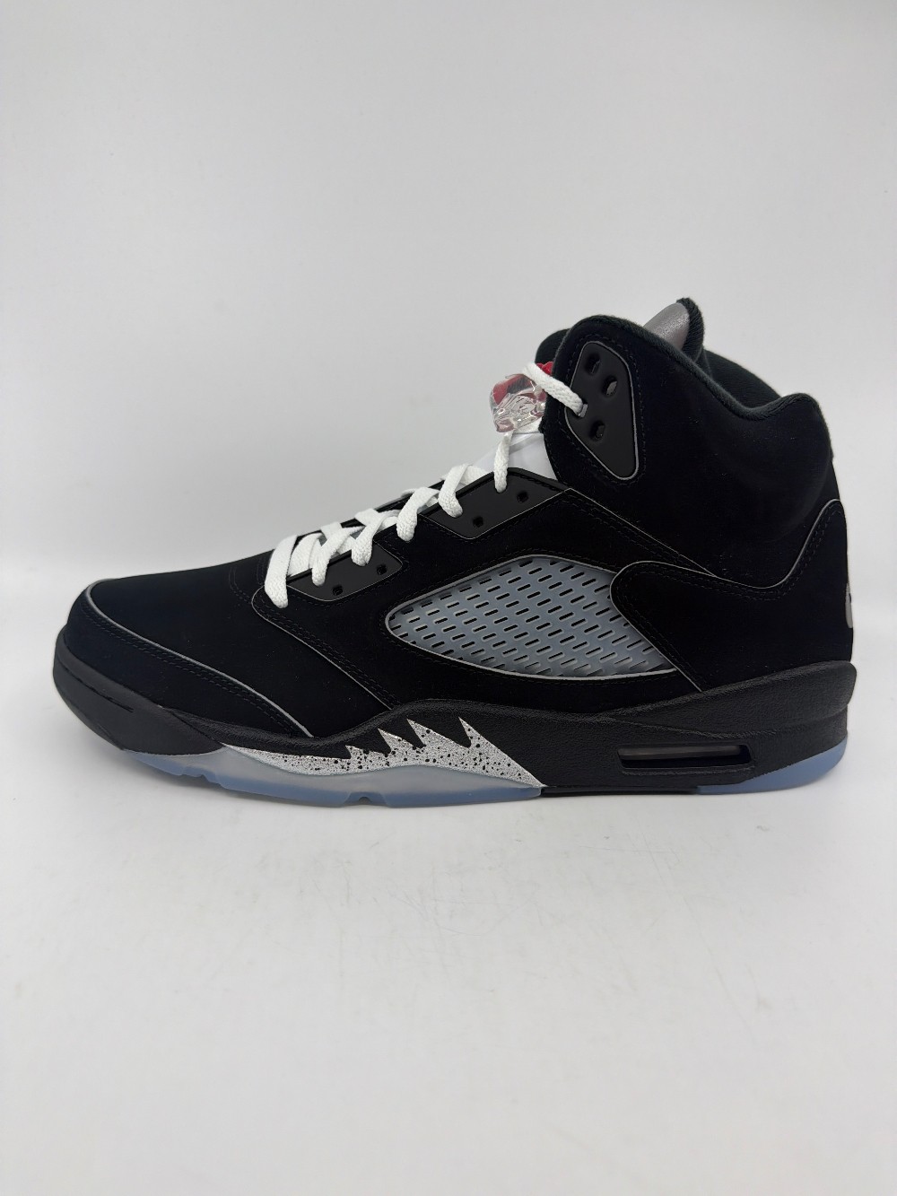 AJ 5 - BLACK METALLIC REIMAGINED