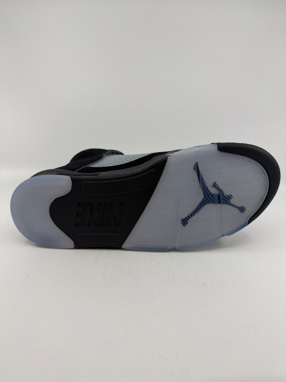 AJ 5 - BLACK METALLIC REIMAGINED