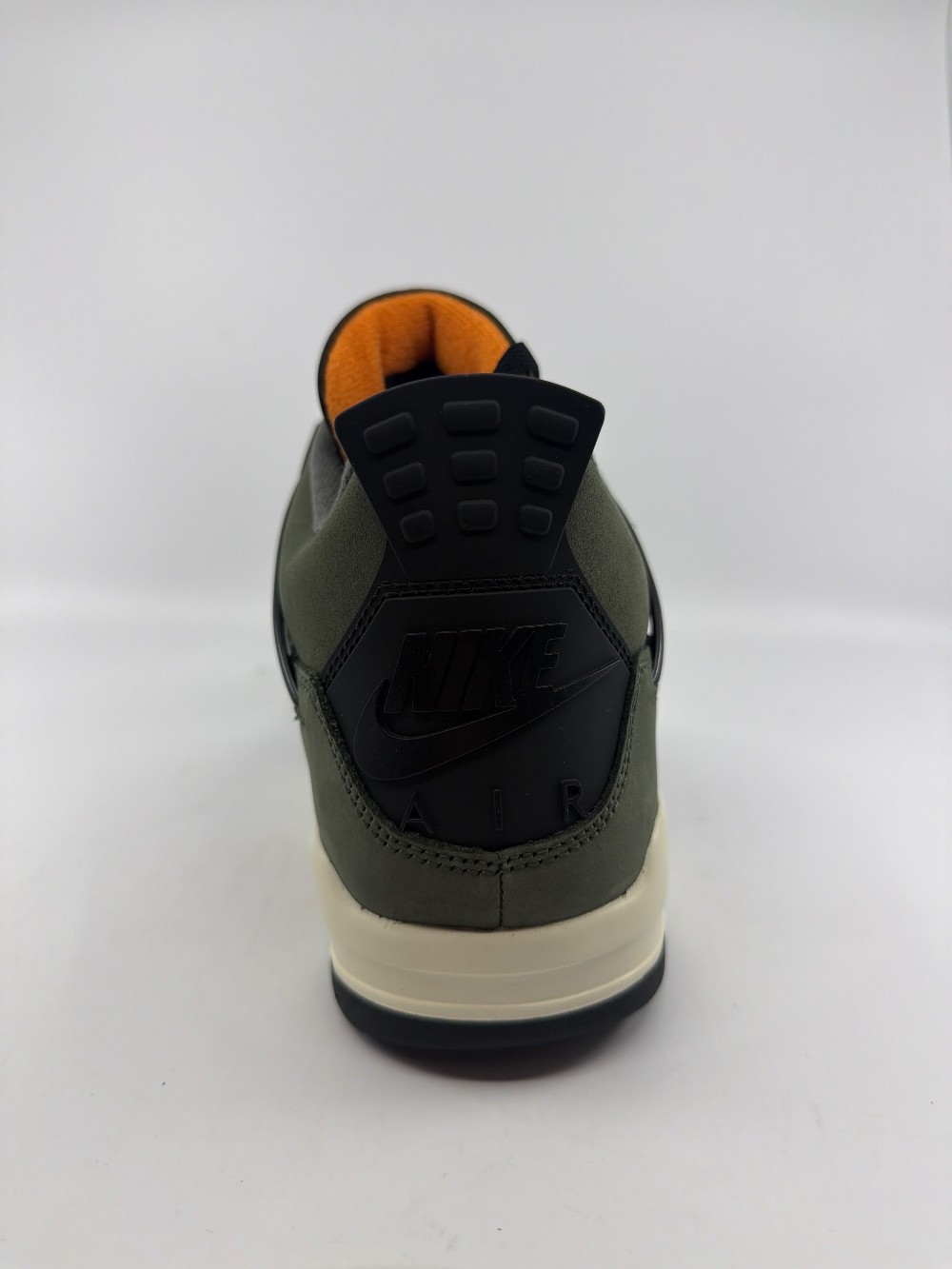 AJ 4 - UNDEFEATED (2025)