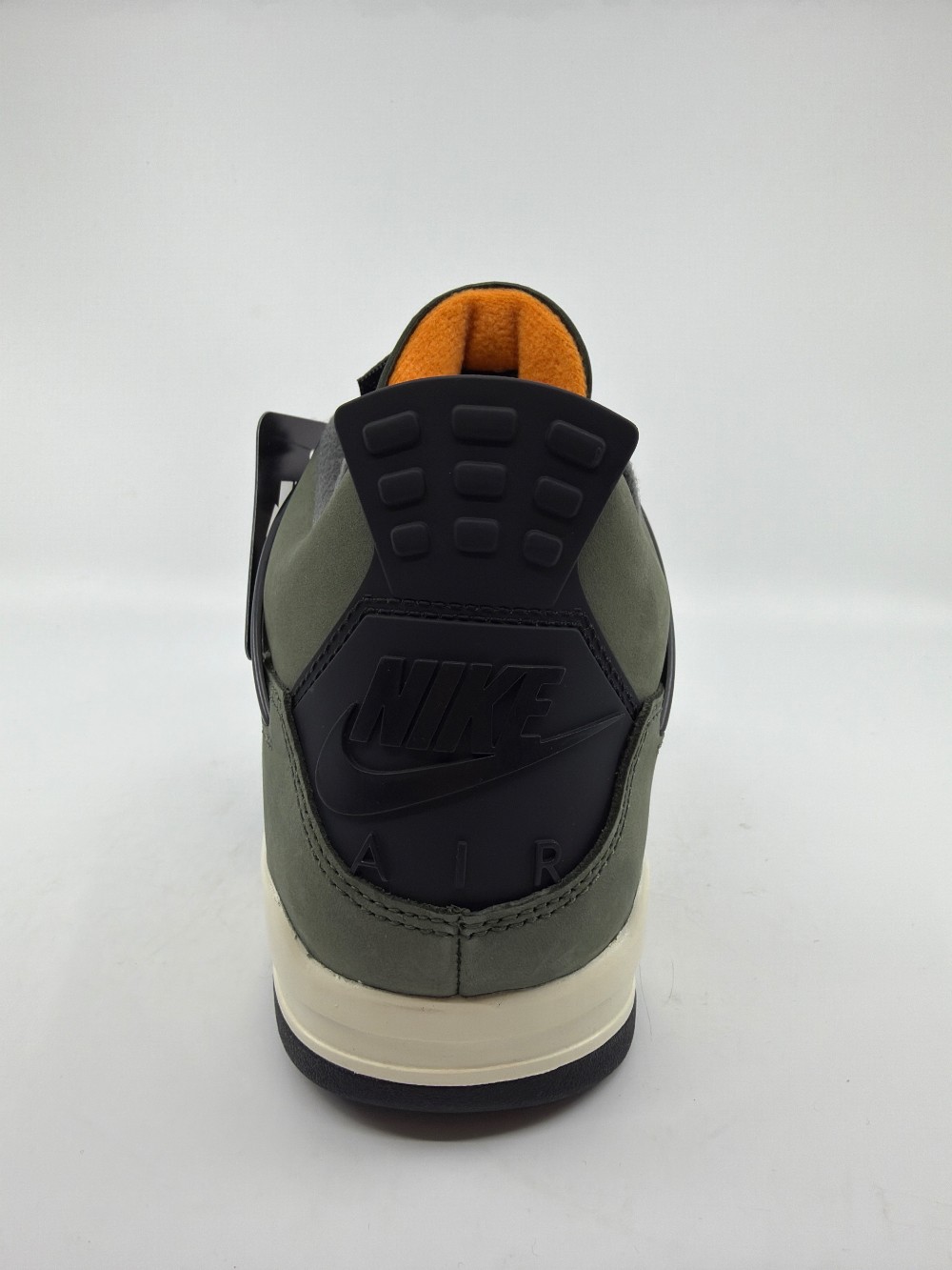 AJ 4 - UNDEFEATED (2025)