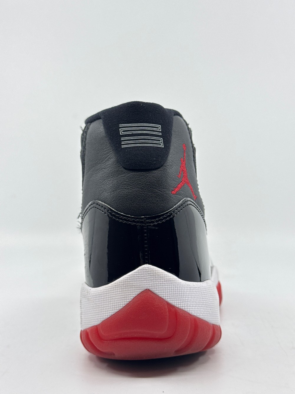 *USED/REP BOX* AJ 11 - PLAYOFF BRED (2019)