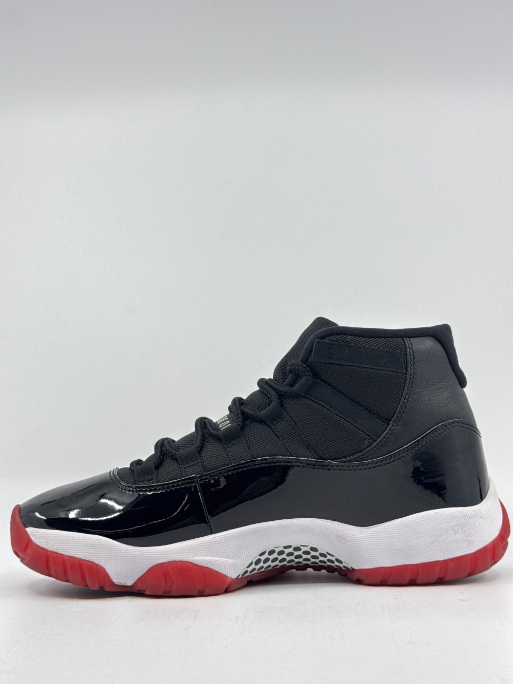 *USED/REP BOX* AJ 11 - PLAYOFF BRED (2019)