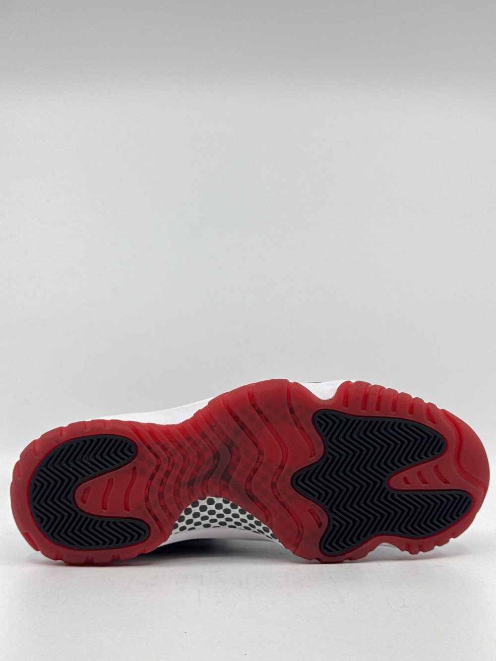 *USED/REP BOX* AJ 11 - PLAYOFF BRED (2019)