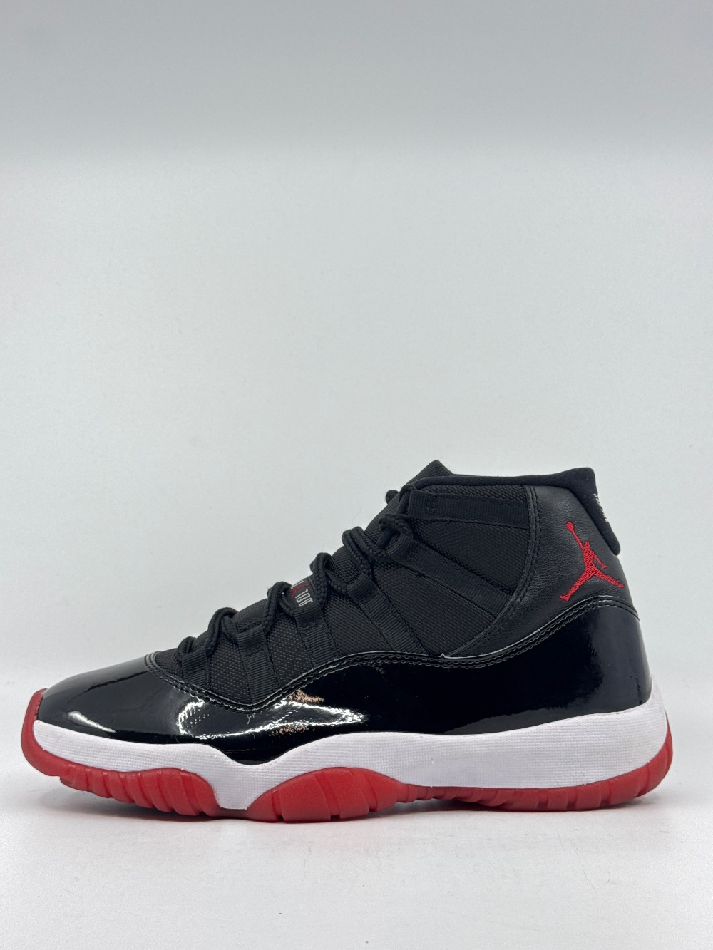 *USED/REP BOX* AJ 11 - PLAYOFF BRED (2019)
