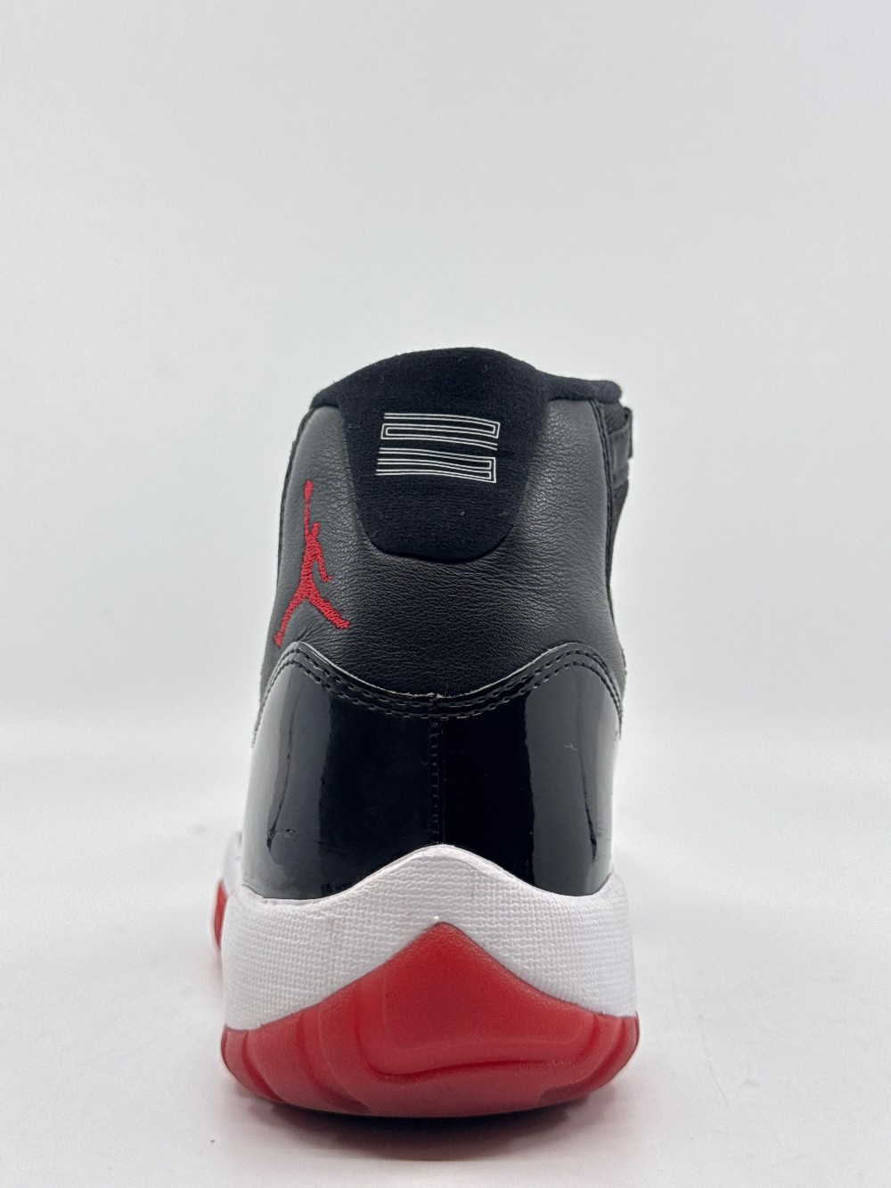 *USED/REP BOX* AJ 11 - PLAYOFF BRED (2019)
