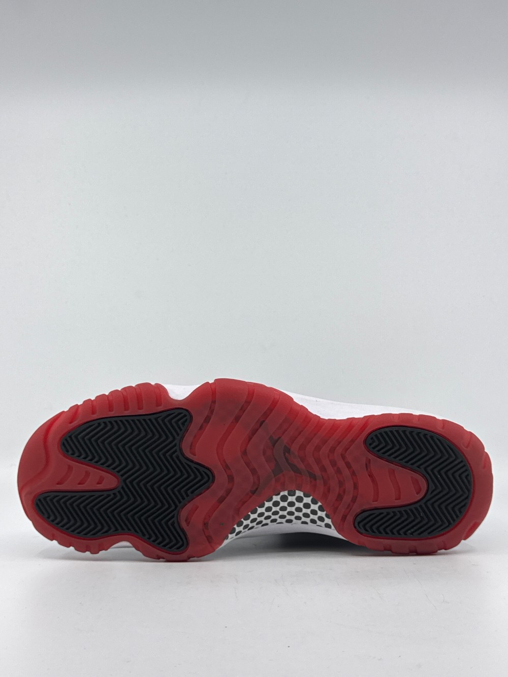 *USED/REP BOX* AJ 11 - PLAYOFF BRED (2019)
