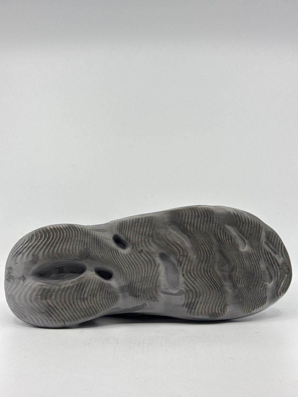 *USED* YEEZY FOAM RUNNER - MX GRANITE