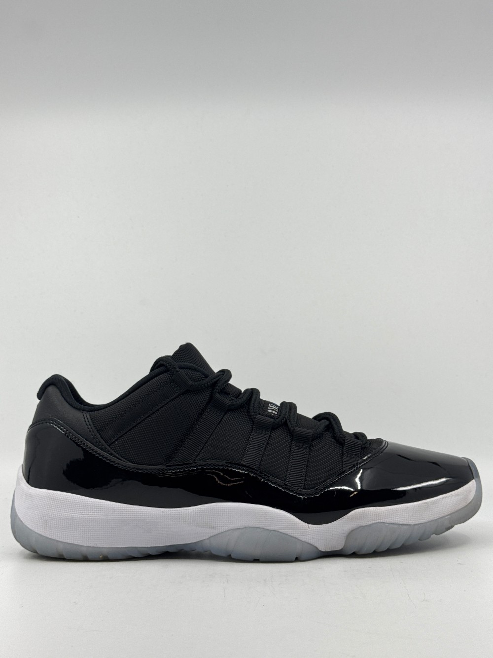 *USED* AJ 11 LOW - SPACE JAM
