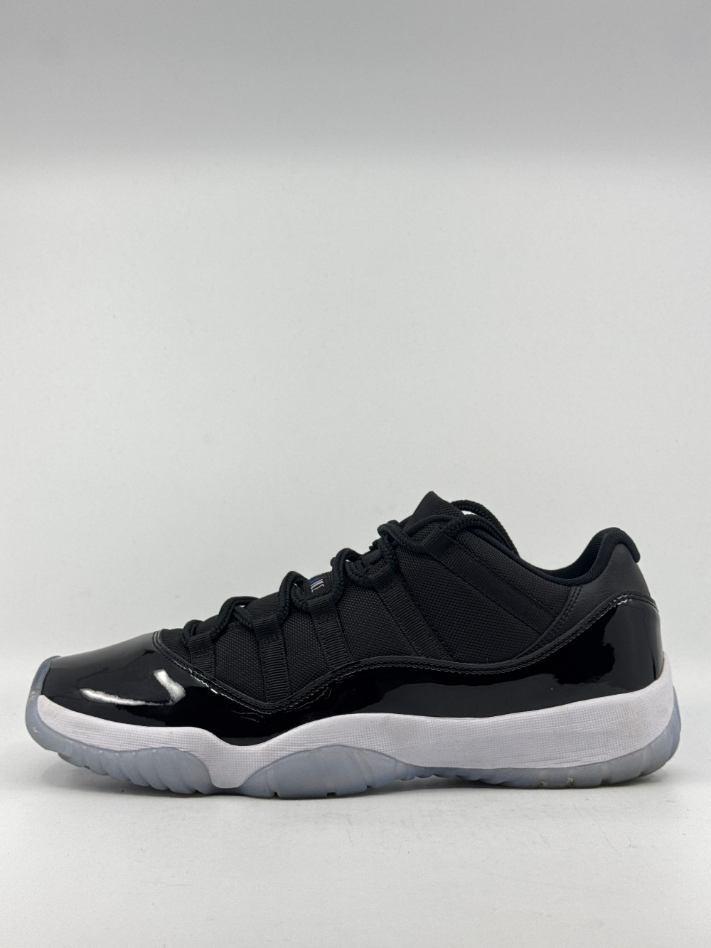*USED* AJ 11 LOW - SPACE JAM