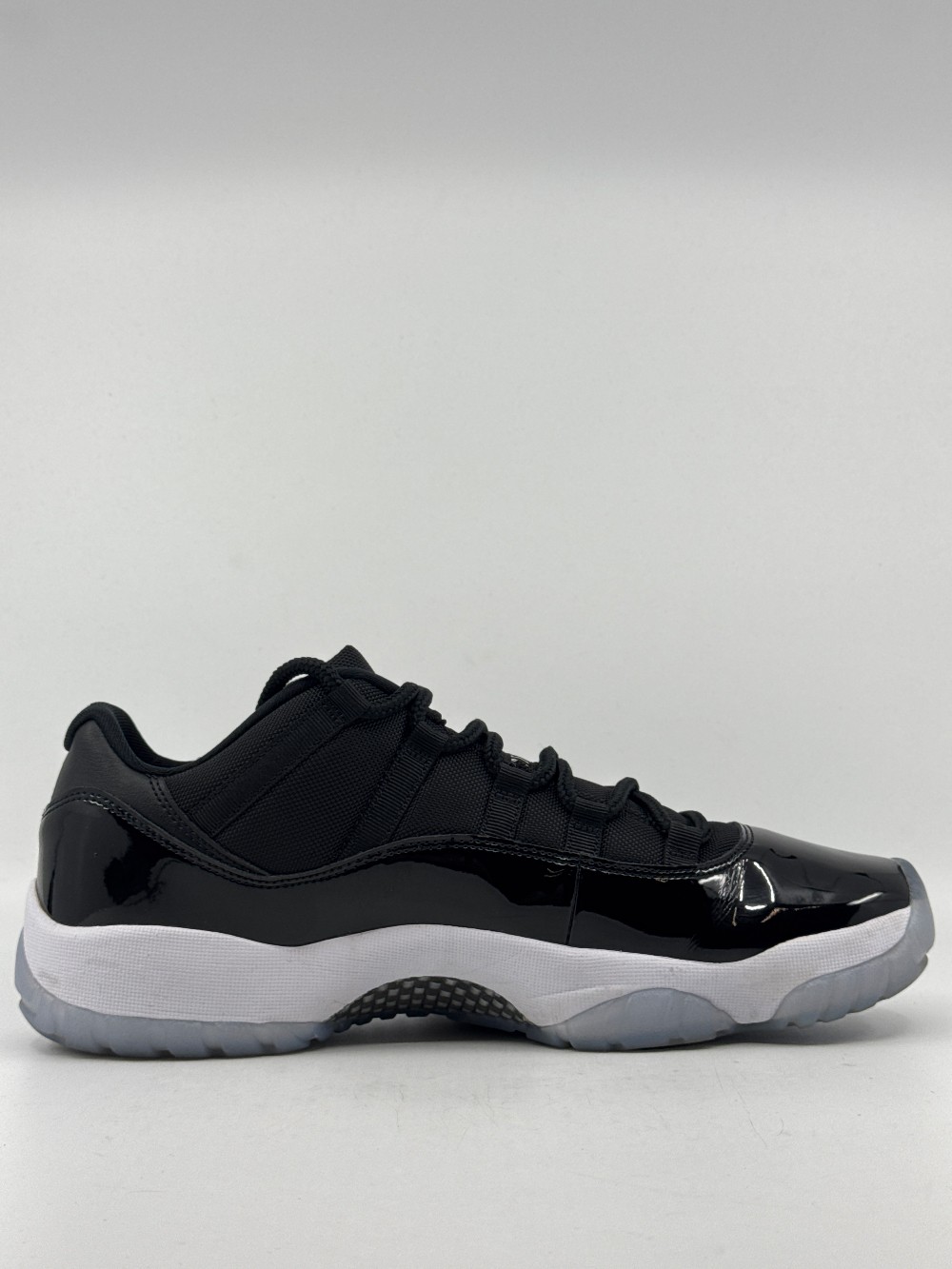 *USED* AJ 11 LOW - SPACE JAM