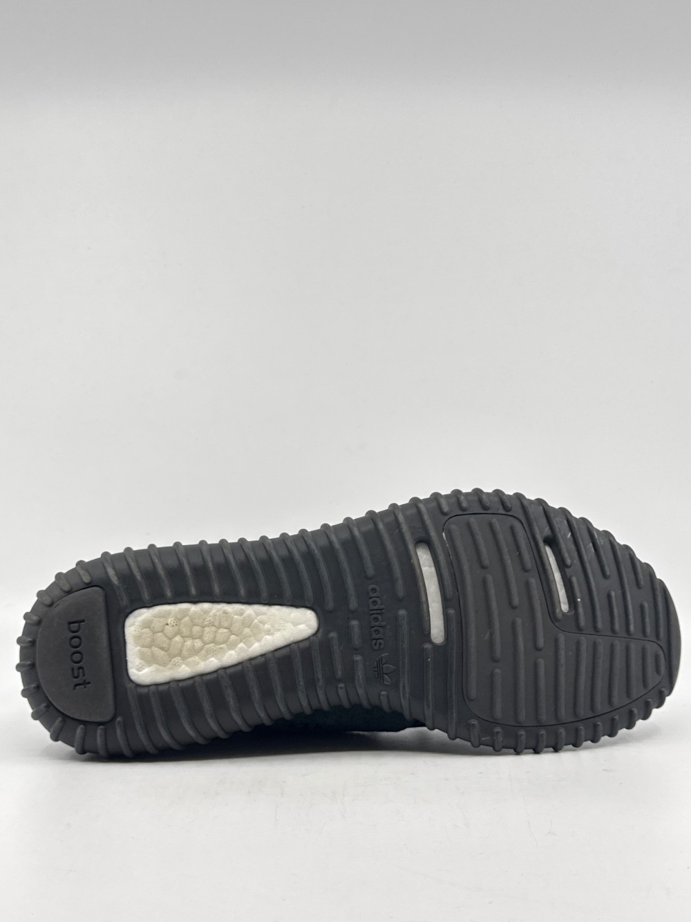 *USED* YEEZY BOOST 350 - PIRATE BLACK (2023)