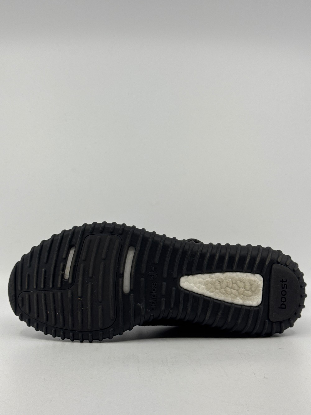 *USED* YEEZY BOOST 350 - PIRATE BLACK (2023)