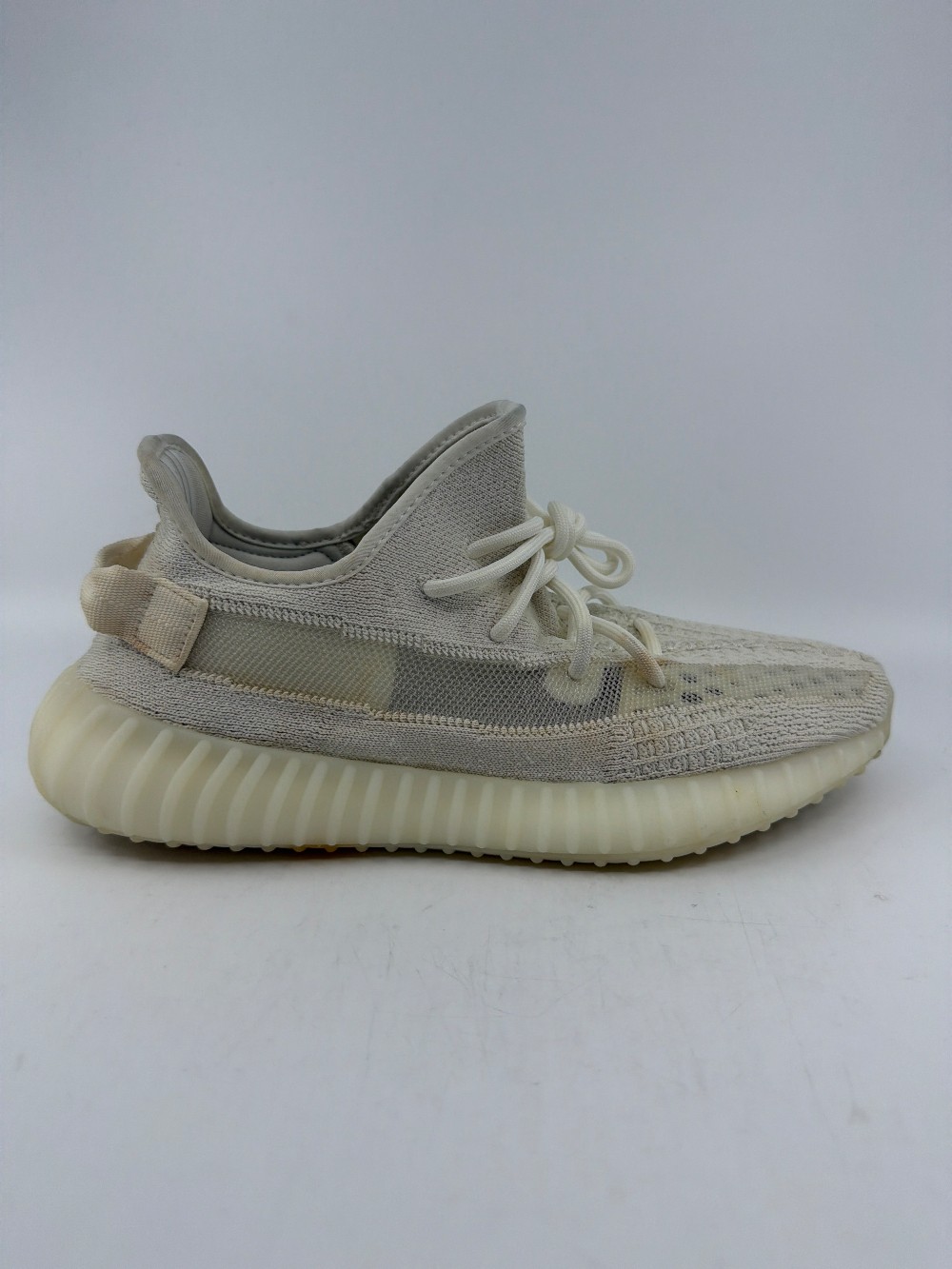 *USED* YEEZY BOOST 350 V2 - BONE