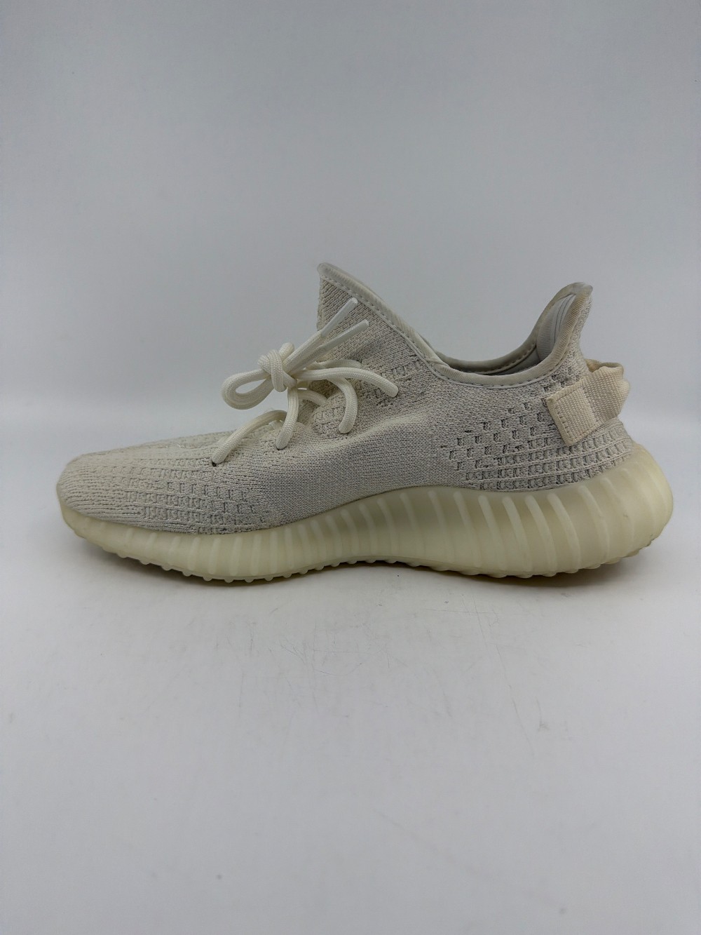 *USED* YEEZY BOOST 350 V2 - BONE
