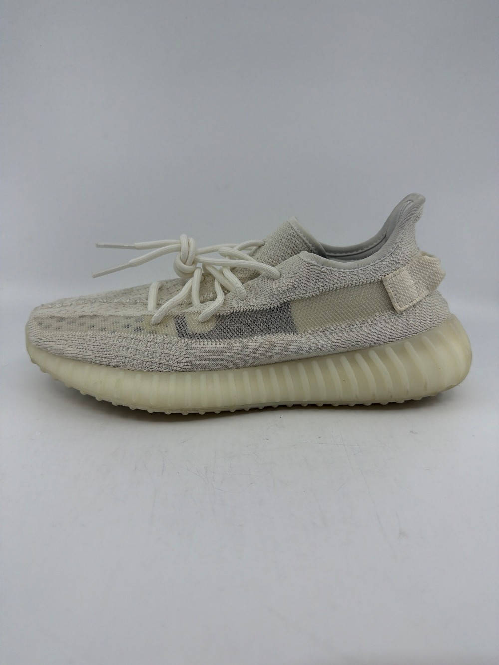 *USED* YEEZY BOOST 350 V2 - BONE