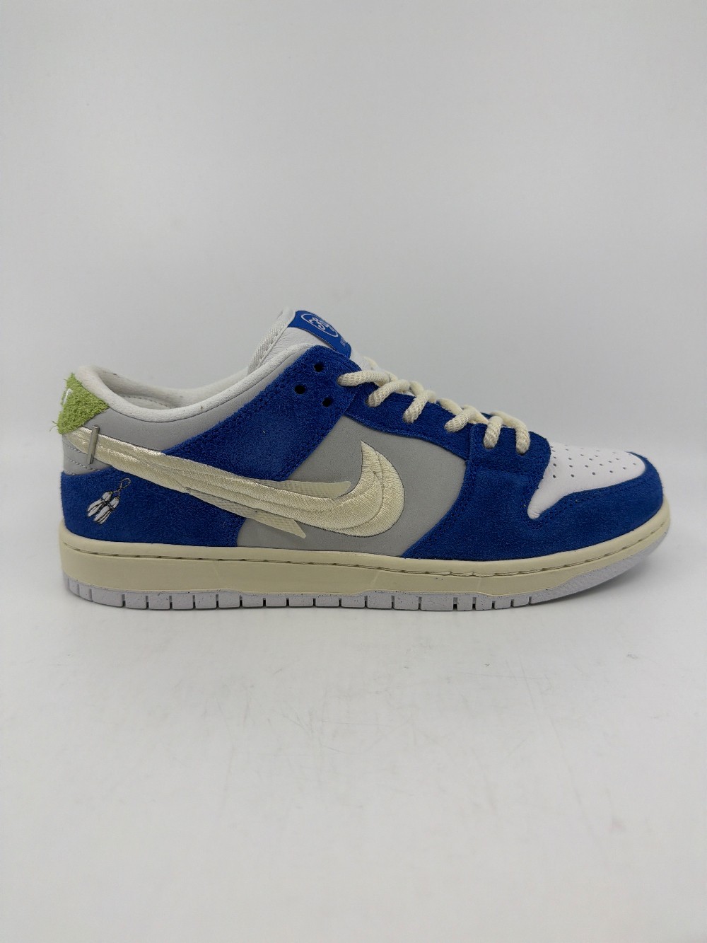 NIKE SB DUNK LOW - FLY STREETWEAR GARDENIA