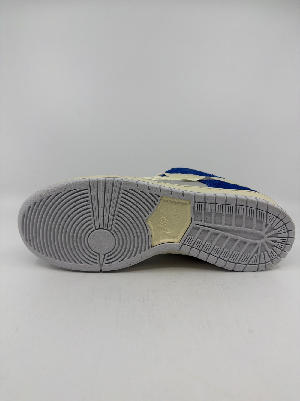 NIKE SB DUNK LOW - FLY STREETWEAR GARDENIA