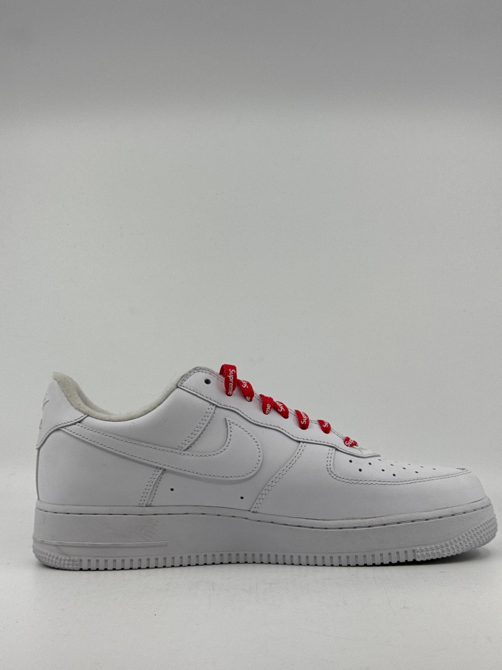 *USED/NO BOX* NIKE AIR FORCE 1 LOW X SUPREME - WHITE